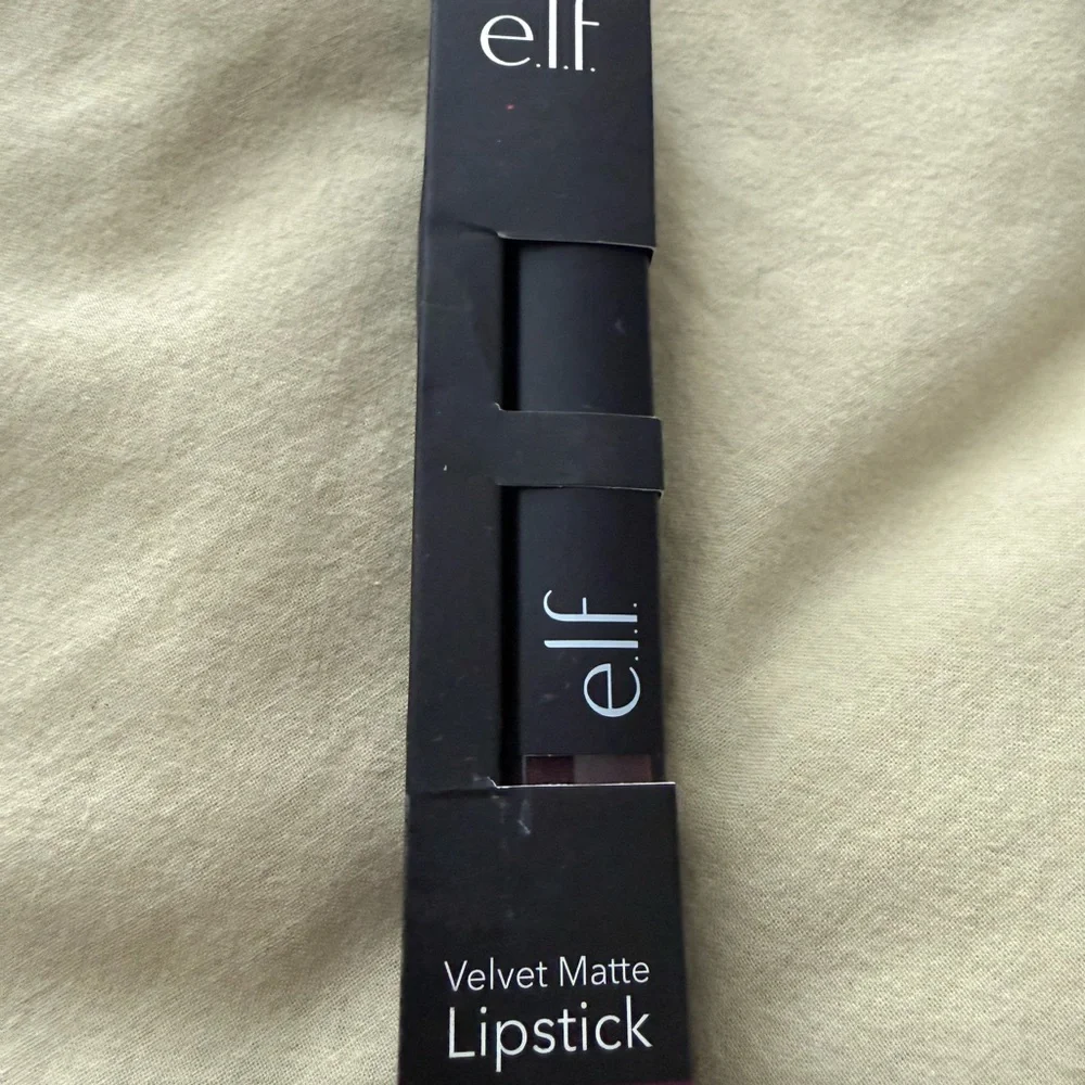 e.l.f Vampy Violet Velvet Matte Lipstick‎